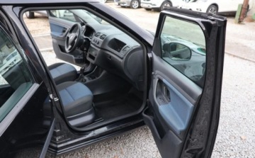 Skoda Roomster Mikrovan Facelifting 1.2 70KM 2015 Skoda Roomster Klimatyzacja, Elektryczne szyby, Seryjne radio. 1.2 Benzyna, zdjęcie 10