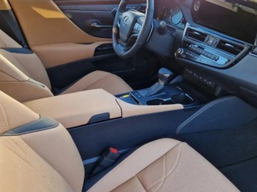 Lexus ES VII (XV70) Sedan Facelifting 300h 218KM 2025 Od ręki - 300h Omotenashi 2.5 E-CVT 218KM | Podgrzewane fotele!, zdjęcie 9