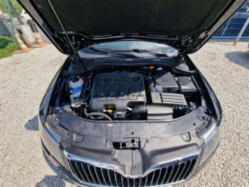 Skoda Superb II Kombi Facelifting 2.0 TDI CR DPF 170KM 2014 Skoda Superb 2.0 170Ps DSG Navi Alu Ksenon Kombi Gwarancja 2.0 Diesel 170KM, zdjęcie 30