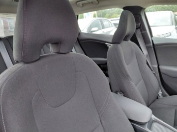 Volvo V40 II Cross Country 2.0 D2 DRIVE-E 120KM 2015 Volvo V40 Panorama Harman Kardon Navi Sensor PDC Alu 2.0 Diesel 120KM, zdjęcie 14