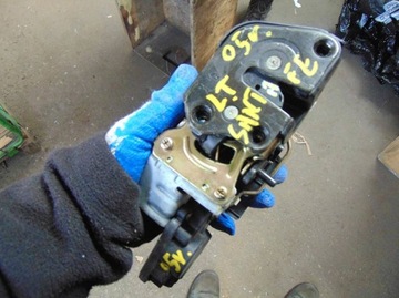 HYUNDAI SANTA FE I 2.0 05R ZÁMEK DVEŘE ZADNÍ LEVÝ