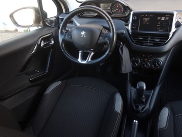 Peugeot 208 I Hatchback 5d Facelifting 1.6 BlueHDi 75KM 2015 Peugeot 208 1.6 BlueHDi, Klima, Tempomat, zdjęcie 6