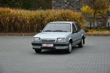 Opel Ascona C Sedan 1.6 N 75KM 1986 Opel Ascona SEDAN 1.6 BENZYNA 75KM 1986r. 138tkm
