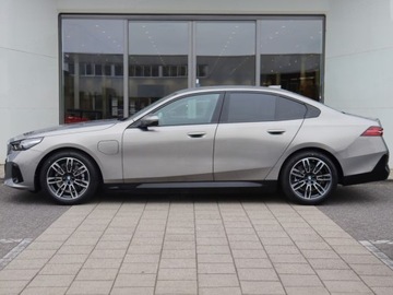 BMW Seria 5 G90-91 Sedan Plug-In 3.0 50e 489KM 2026 BMW Seria 5 550e xDrive Sport Sedan 3.0 (489KM) 2026, zdjęcie 1