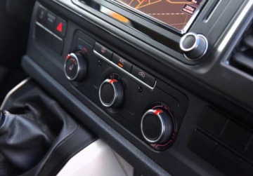 Volkswagen Caravelle T6 Transporter 2.0 TDI 102KM 2019 Volkswagen Transporter Transporter_9 miejsc_Nawigacja_ 2.0 Diesel 102KM, zdjęcie 15