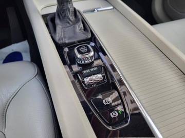 Volvo XC60 II Crossover T6 320KM 2018 VOLVO XC60 II T6 2.0l benzyna 310KM * Momentum * Dokumentacja *Zadbany, zdjęcie 18