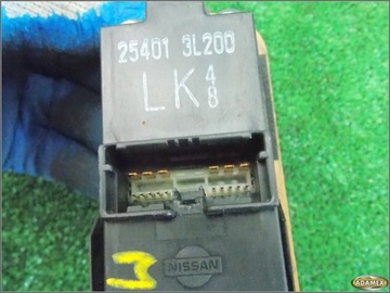 NISSAN MAXIMA QX 98R - PŘEPÍNAČ PANEL SKEL