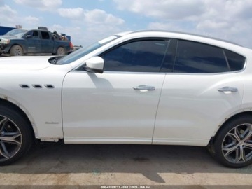 Maserati Levante 2019 Maserati Levante Granlusso 2019 3.0l 3.0 Benzyna 345KM, zdjęcie 2
