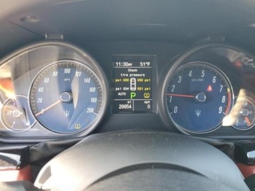 Maserati GranTurismo 2015 Maserati GranTurismo 2015, 4.7L, S, od ubezpieczalni 4.7 Benzyna 444KM, zdjęcie 9