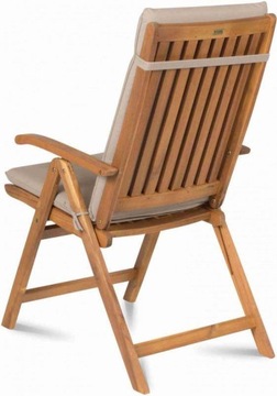 Набор из двух регулируемых складных садовых стульев из универсального дерева.