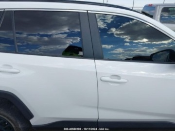 Toyota 2023 Toyota RAV4 2023r., XLE, od ubezpieczalni 2.5 Benzyna 203KM, zdjęcie 7