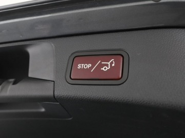 Mercedes Klasa C W205 Kombi 180 156KM 2017 Mercedes C 180 Avantgarde półskóra navi grzane, zdjęcie 37