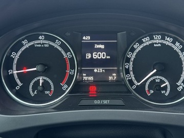 Skoda Rapid II Liftback Facelifting 1.0 TSI 110KM 2017 Škoda RAPID Skoda RAPID 1.0 12V TSI 110KM 2017r, zdjęcie 15