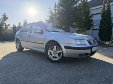 Volkswagen Bora Sedan 1.6 16V 105KM 2003