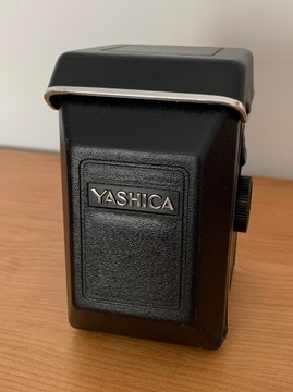 Камера Yashica Mat 124G