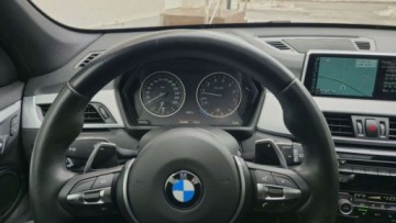 BMW X1 F48 Crossover xDrive25i 231KM 2017 BMW X1 2,0 benzyna 231 KM X-drive automat M-pakiet 2.0 Benzyna 231KM, zdjęcie 21