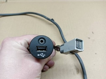 HNÍZDO PORT PŘÍVOD USB NISSAN MICRA K13