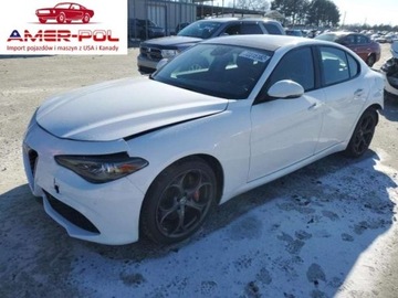 Alfa Romeo Giulia II Sedan 2.0 TBi 280KM 2018 Alfa Romeo Giulia 2018, 2.0L, 4x4, uszkodzony tyl