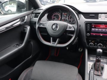 Skoda Octavia III RS Facelifting 2.0 TDI 184KM 2018 Skoda Octavia RS 2.0 TDI 4x4 DSG, Salon Polska, zdjęcie 6