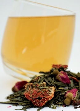 TRUSKAWKI W SZAMPANIE 250 g herbata zielona Sencha