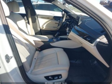 BMW Seria 5 G30-G31 2018 BMW Seria 5 m550, 2018r., 4x4, 4.4L 4.4 Benzyna 456KM, zdjęcie 8