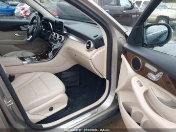 Mercedes GLC C253 2019 Mercedes-Benz GLC 2019 Mercedes-Benz GLC GLC 300 SUV 2.0 Benzyna 241KM, zdjęcie 4