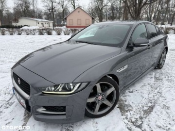 Jaguar XE Sedan 2.0 i4 180KM 2018 Jaguar XE Jaguar XE 2.0 D R-Sport 2.0 Diesel 180KM, zdjęcie 2