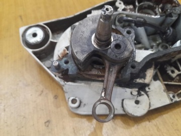 STIHL 028 КОРПУС КОЛЕНВАЛА