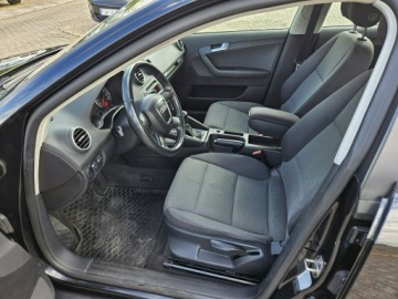 Audi A3 8P Hatchback 3d 1.6 102KM 2007 Audi A3 1,6 MPI Benzyna 102KM, zdjęcie 4