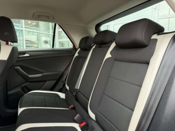 Volkswagen T-Roc I SUV 1.5 TSI ACT 150KM 2021 Volkswagen T-Roc 1.5TSI 150KM Premium DSGKameraNiski PrzebiegACCASOSalon P, zdjęcie 12