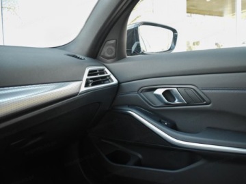 BMW Seria 3 G20-G21 Touring Facelifting 2.0 318d 150KM 2025 BMW Seria 3 Touring 318d Sport Combi 2.0 (150KM) 2025, zdjęcie 13