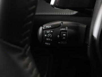 Peugeot 2008 II SUV 1.2 PureTech 130KM 2022 Peugeot 2008 FV23 1.2 Benzyna Allure Nawigacja, zdjęcie 30