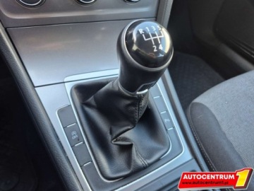 Volkswagen Golf VII Hatchback 3d 1.6 TDI CR DPF 90KM 2016 Volkswagen Golf Salon Polska Klimatyzacja Czujniki Parkowania Nawigacja, zdjęcie 20