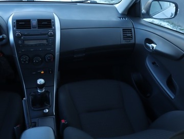 Toyota Corolla X Sedan Facelifting 1.6 Valvematic 132KM 2011 Toyota Corolla 1.6 Valvematic, Salon Polska, zdjęcie 7