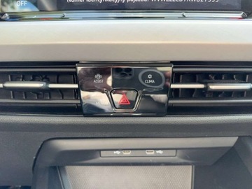 Volkswagen Golf VIII Variant 1.5 eTSI 150KM 2023 Volkswagen Golf VW GOLF VARIANT VIII Webasto Ambient CarPlay 1.5 Benzyna, zdjęcie 24