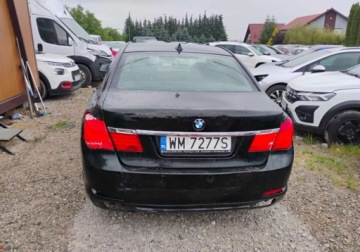 BMW Seria 7 F01 Sedan 750i 407KM 2011 BMW Seria 7 2011r, 4.4 Benzyna. X-DRIVE. Lekko uszkodzony tyl. Jezdzi., zdjęcie 24