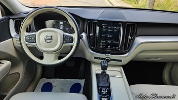 Volvo XC60 II Crossover T5 250KM 2020 Volvo XC 60 Volvo Xc60 2.0 T5 Panorama Skora El klapa Kamera 2.0, zdjęcie 11