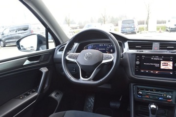 Volkswagen Tiguan II SUV Facelifting 1.5 TSI 150KM 2022 Volkswagen Tiguan SalonPL 1.5TSI 150KM Elegance DSG Panorama MATRIX ACC HA, zdjęcie 9