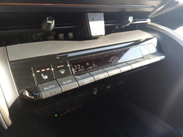 Toyota C-HR II SUV 2.0 Hybrid Dynamic Force 197KM 2024 Toyota C-HR 2.0 Hybrid Executive 2.0 Hybrid Execut, zdjęcie 25