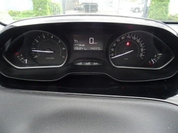 Peugeot 208 I Hatchback 5d Facelifting 1.2 PureTech 82KM 2016 Peugeot 208 1.2 VTI 82KM Active, zdjęcie 12