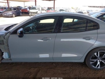 Volvo S60 III 2025 Volvo S60 B5 Plus 2025 2.0l 2.0 Benzyna 247KM, zdjęcie 2