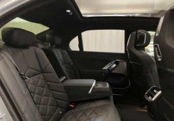 BMW Seria 7 G70 2024 BMW Seria 7 740d xDrive, M Pakiet, Gwarancja fabryczna, Serwis ASO, Faktur, zdjęcie 36