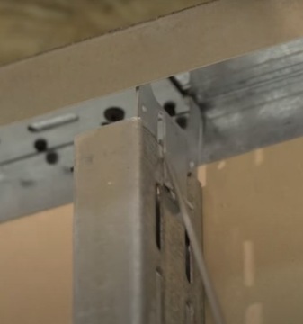 Kątownik stalowy perforowany montażowy do drzwi CW/UA 73mm KNAUF 4 szt.