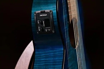 ORTEGA Timber Series Guitarlele 6 струн - синий