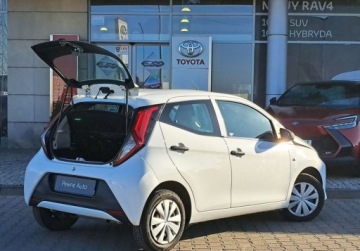 Toyota Aygo II Hatchback 3d Facelifting 1.0 VVT-i 72KM 2019 Toyota Aygo Toyota Aygo 1.0 VVT-i X Comfort 72KM 2019 Benzyna 72KM, zdjęcie 6