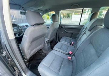 Volkswagen Touran I 2004 Volkswagen Touran Volkswagen Touran 1.6 b OC DO 09.26 PRZESTRONNY Zamia, zdjęcie 5