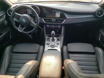 Alfa Romeo Giulia II Sedan Facelifting 2.0 Turbo 280KM 2023 Alfa Romeo Giulia OD UBEZPIECZALNI 2.0 Benzyna 280KM, zdjęcie 7