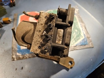 Тормозной насос ABS TOYOTA AVENSIS T25 2.0 0265231464