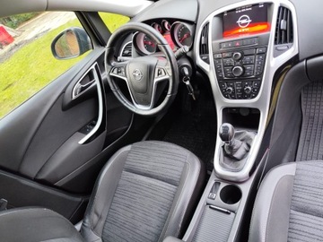 Opel Astra J Sports Tourer Facelifting 1.4 Turbo ECOTEC 120KM 2014 Opel Astra 1.4 Turbo Energy 120KM 2014r, zdjęcie 4