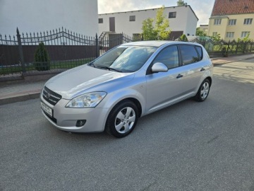 Kia Ceed I Hatchback 1.4 109KM 2009 Kia Cee'd Opłacona Zdrowa Zadbana z Klimą Po